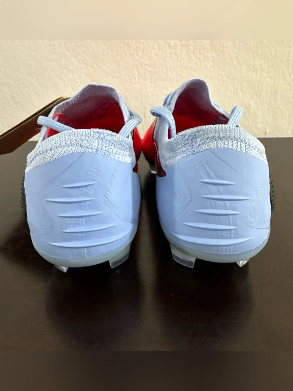Nike vivid red